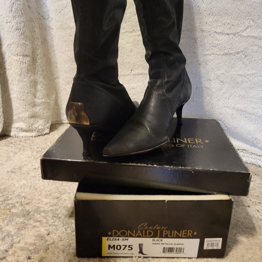 Donald J Pliner 2" heel Boots